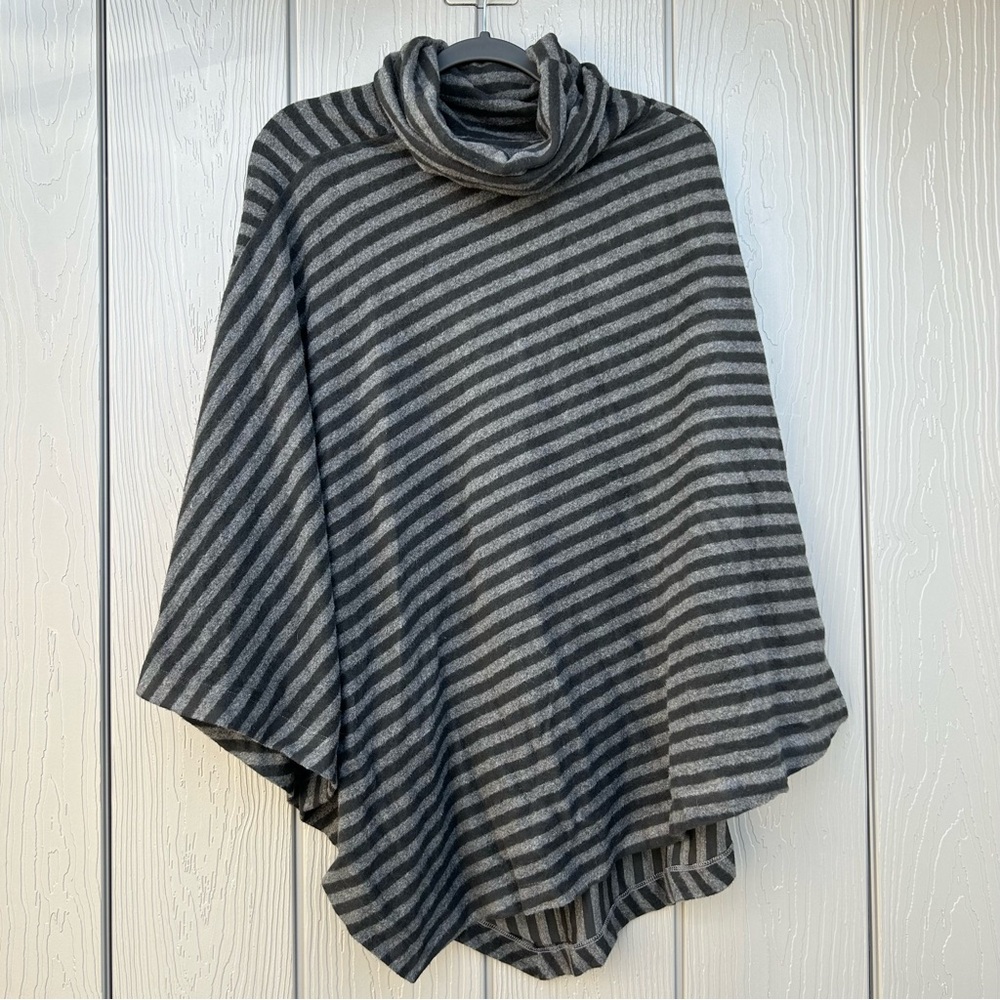 Soft Surroundings Presley Poncho Black Gray Striped Pattern One size Turtleneck